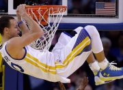 战术调整引爆全场！，穆古鲁扎意外战胜C9热度持续攀升